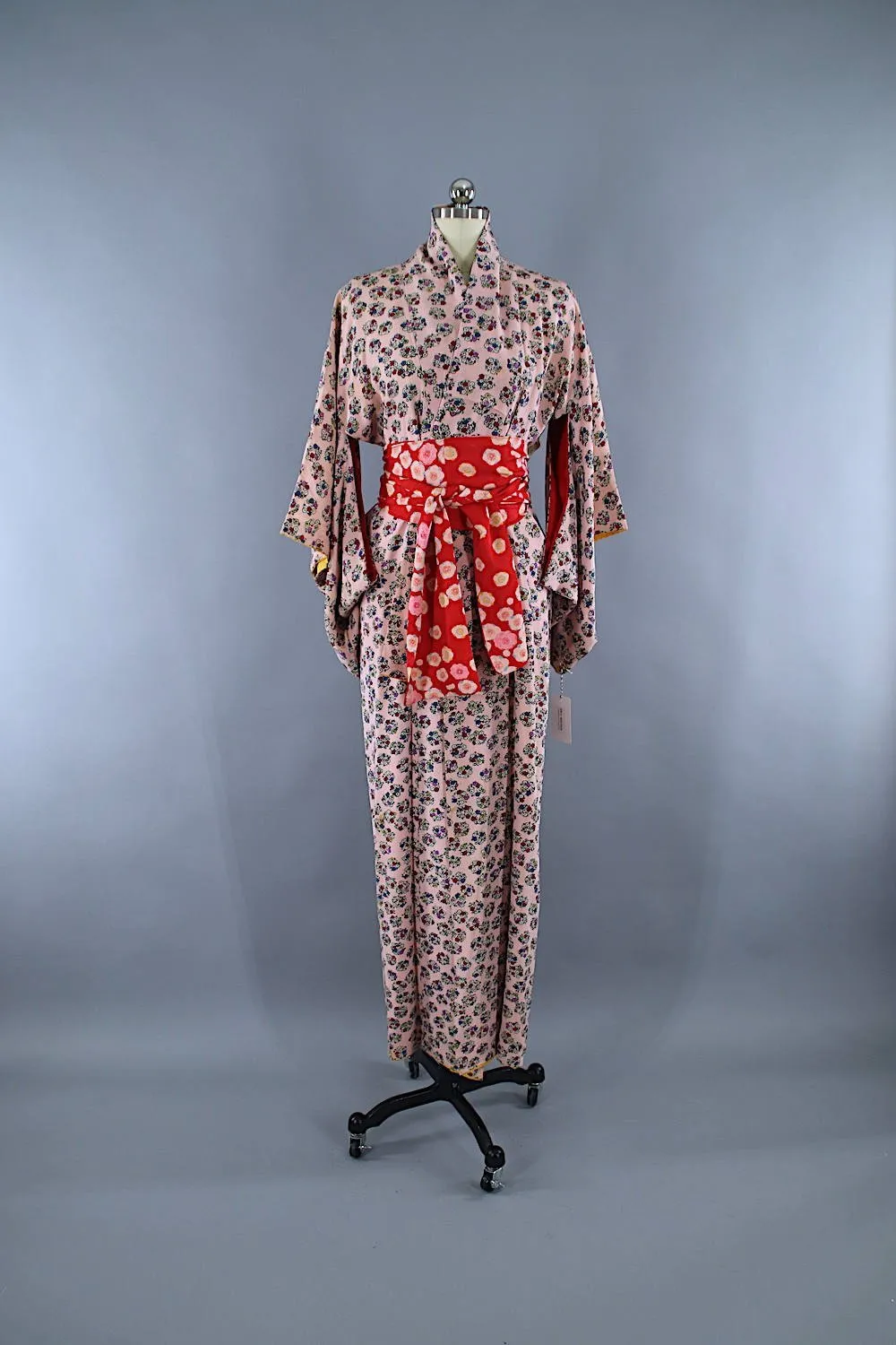 1950s Vintage Silk Kimono Robe / Pink Floral Print