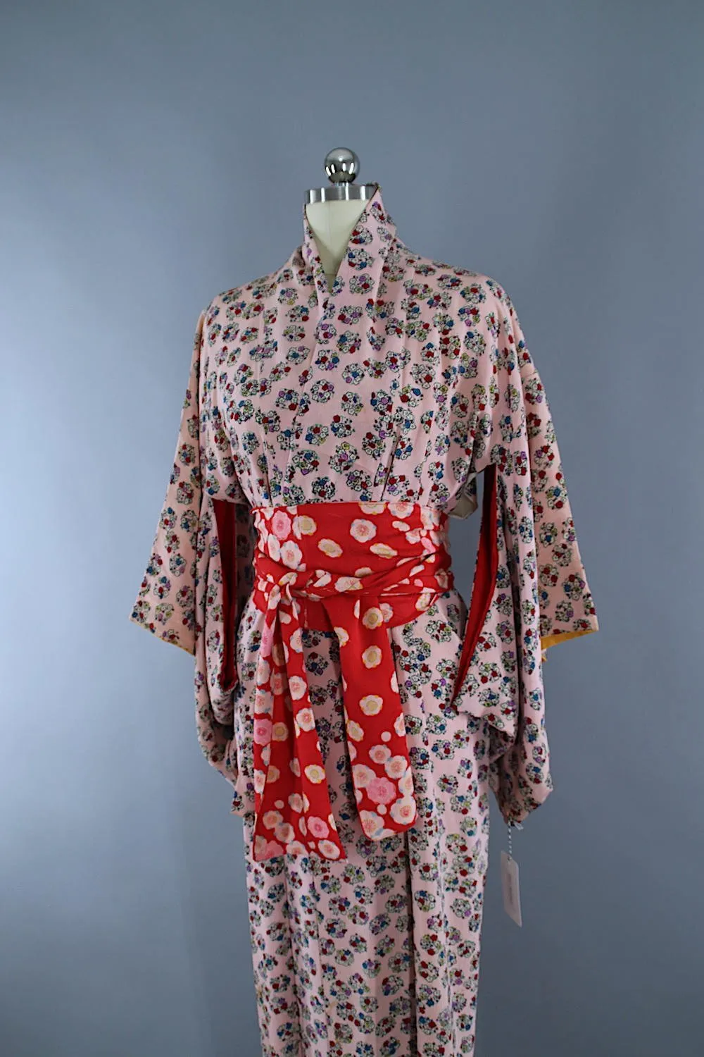 1950s Vintage Silk Kimono Robe / Pink Floral Print