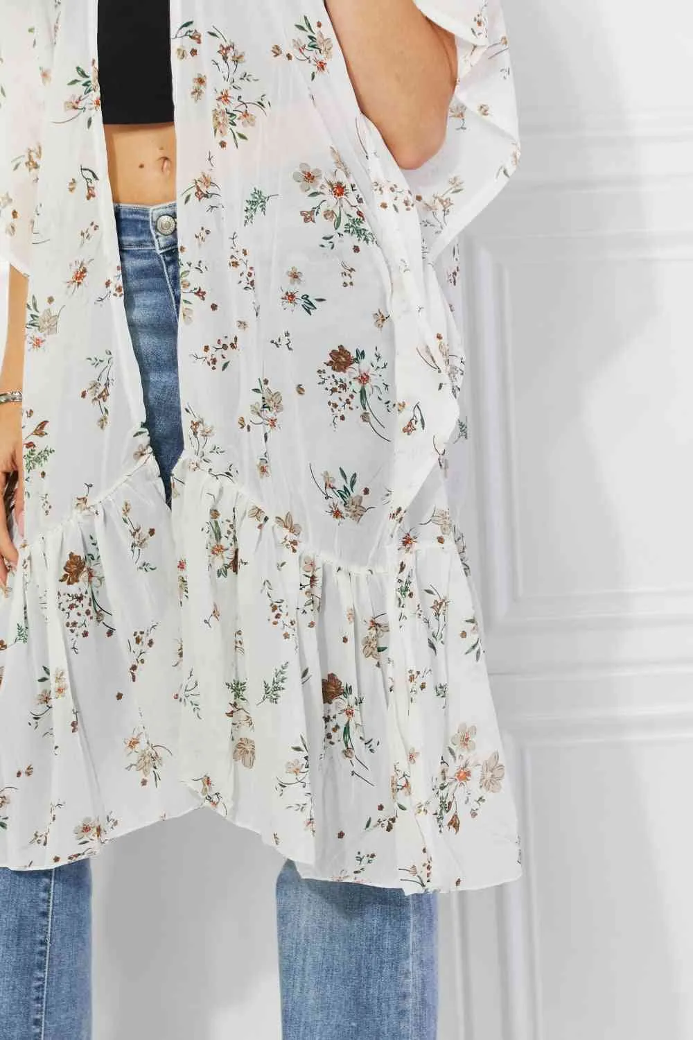 Meadow of Daisies Floral Kimono