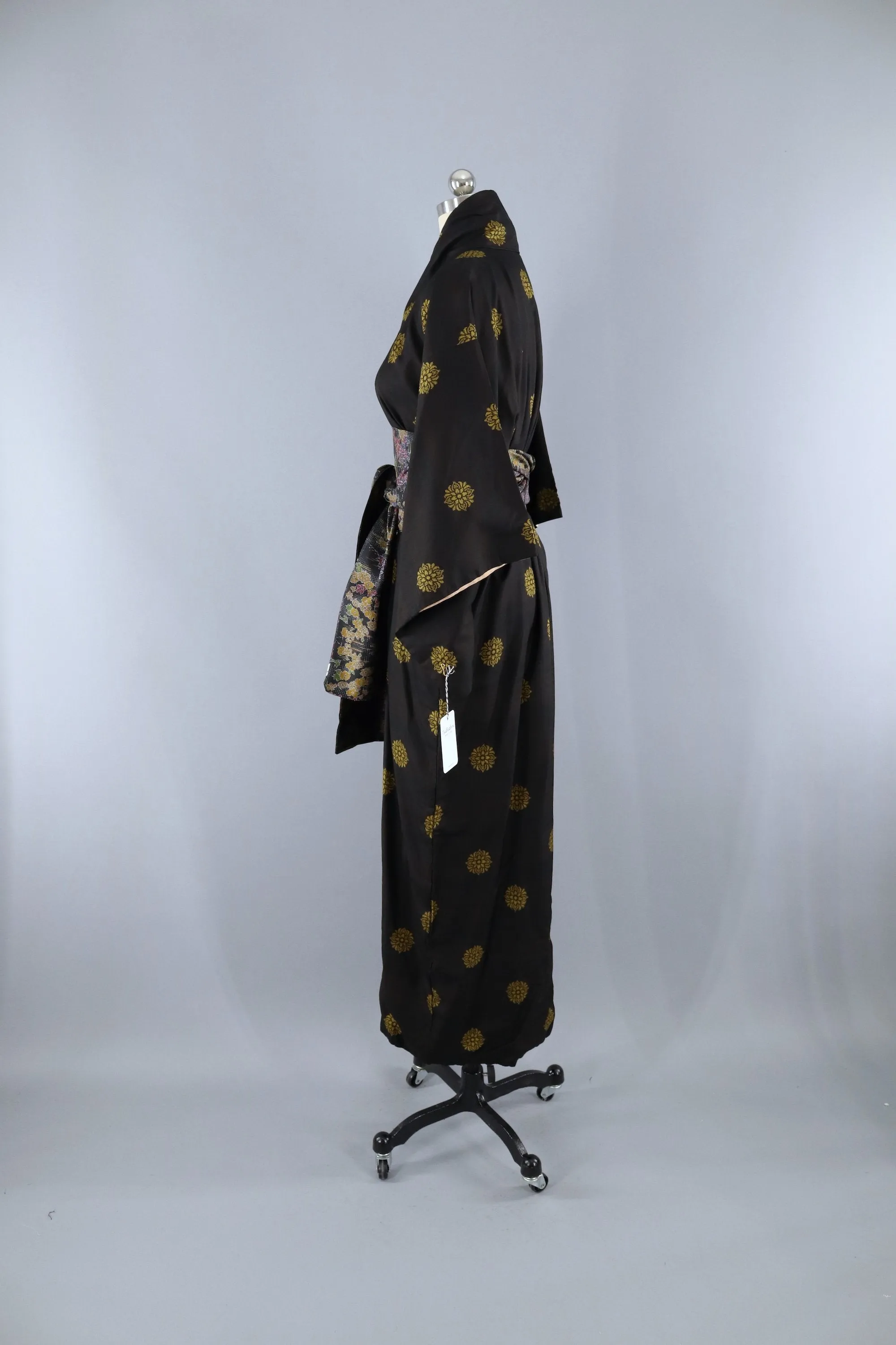 Vintage 1940s 1950s Silk Kimono Robe / Black & Gold Medallions