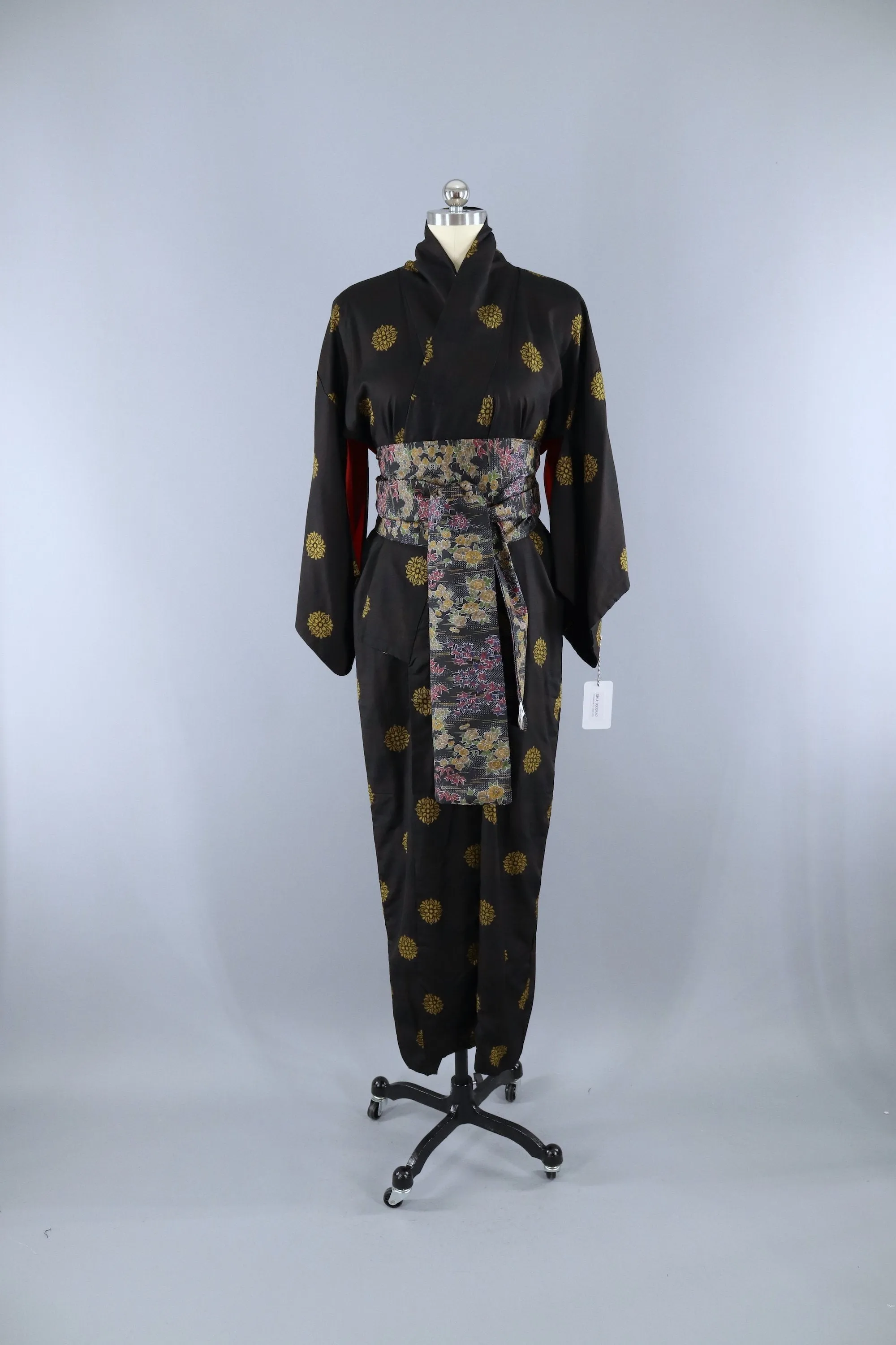 Vintage 1940s 1950s Silk Kimono Robe / Black & Gold Medallions