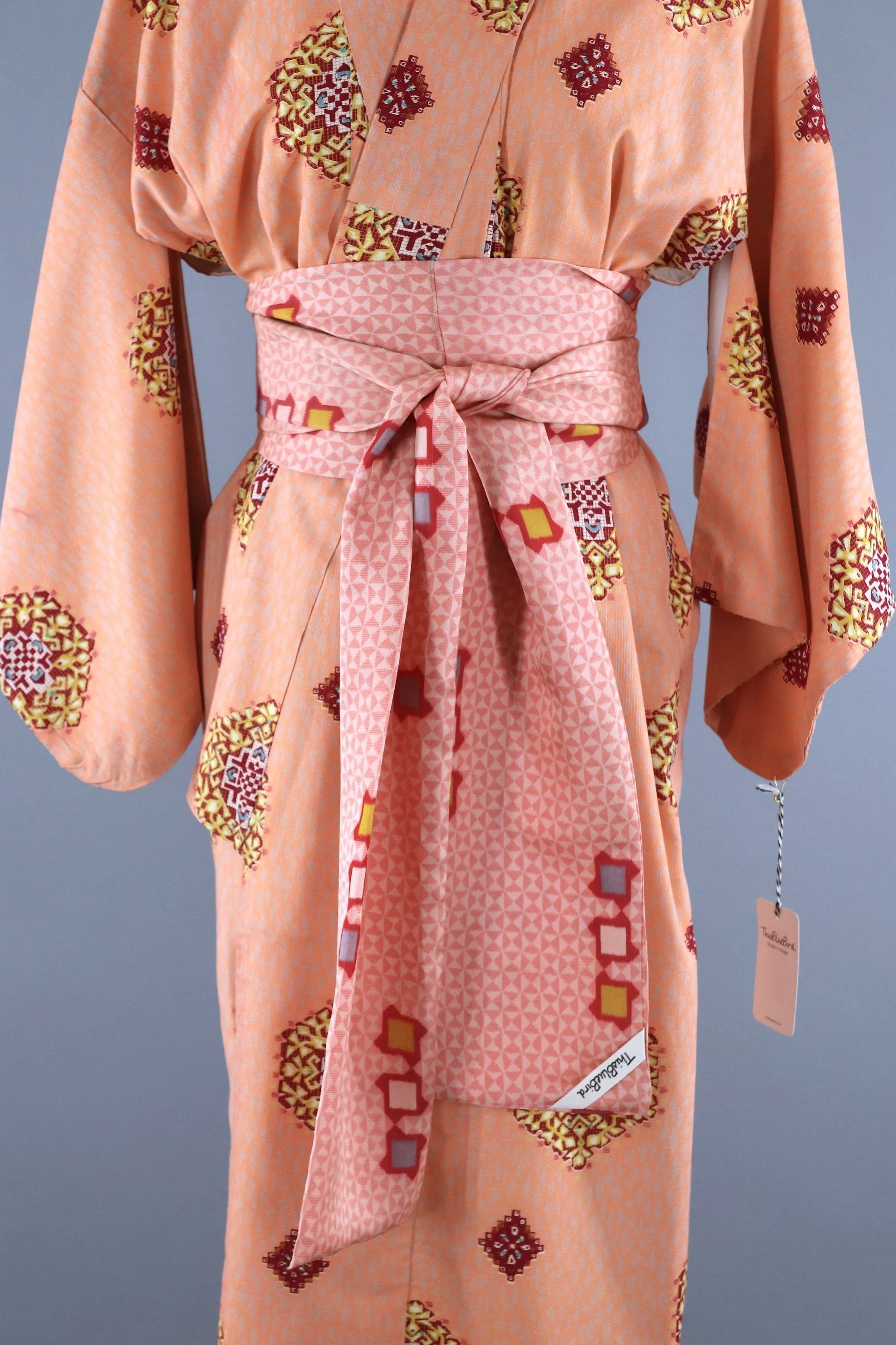 Vintage 1950s Kimono Robe / Peach, Red & Gold Medallions