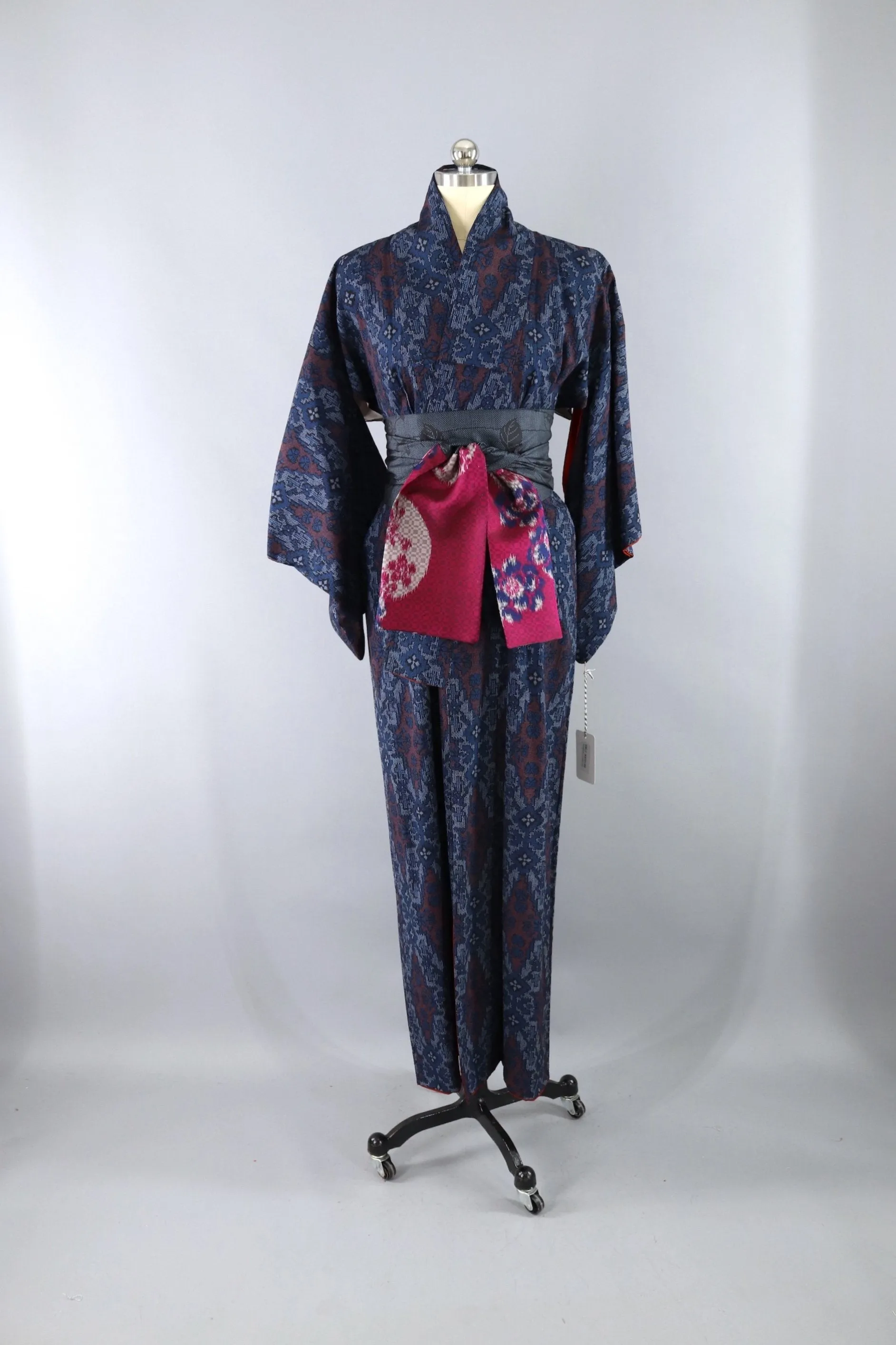 Vintage 1950s Silk Kimono Robe / Blue Maroon Ikat