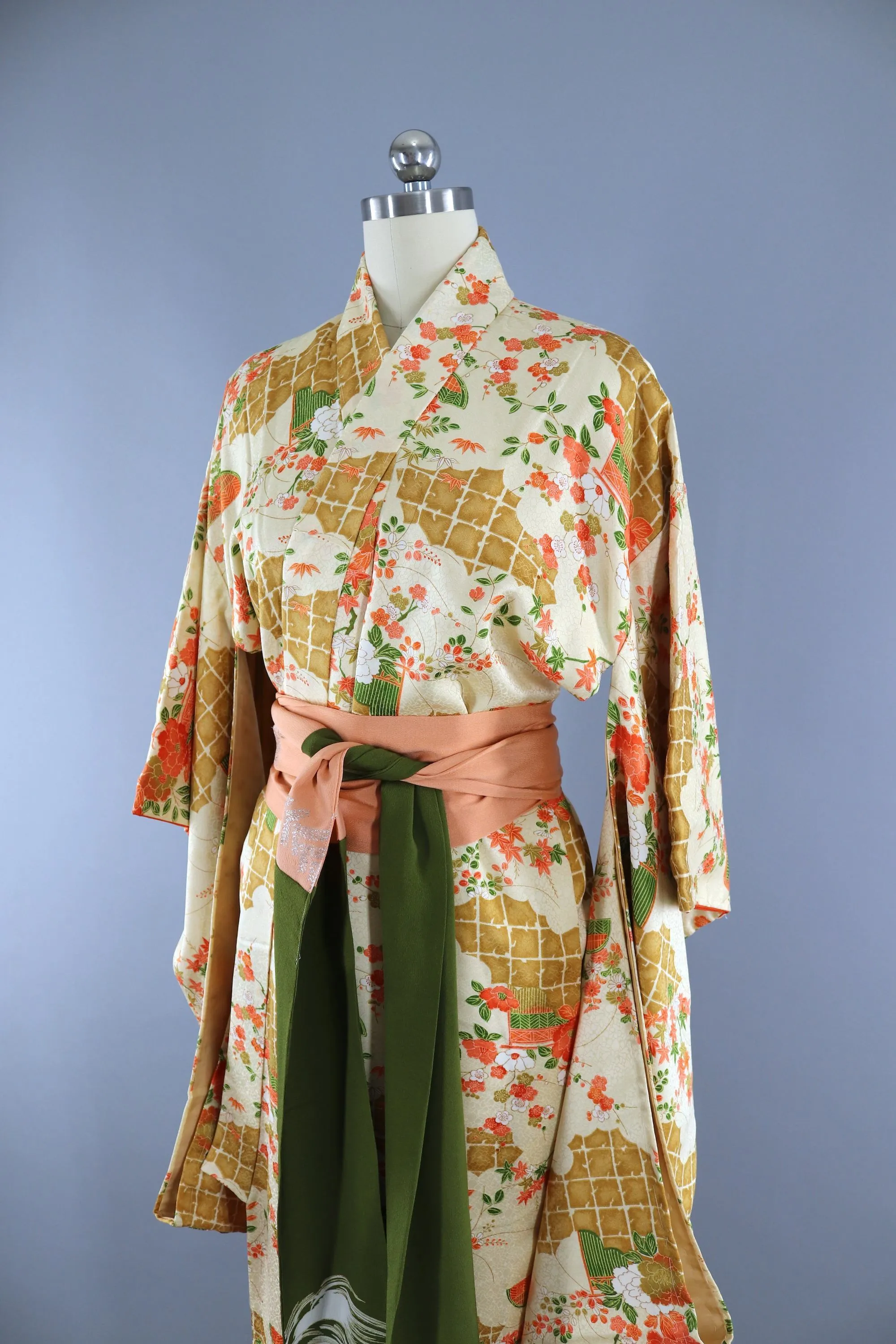 Vintage 1950s Silk Kimono Robe / Ivory Orange Furisode