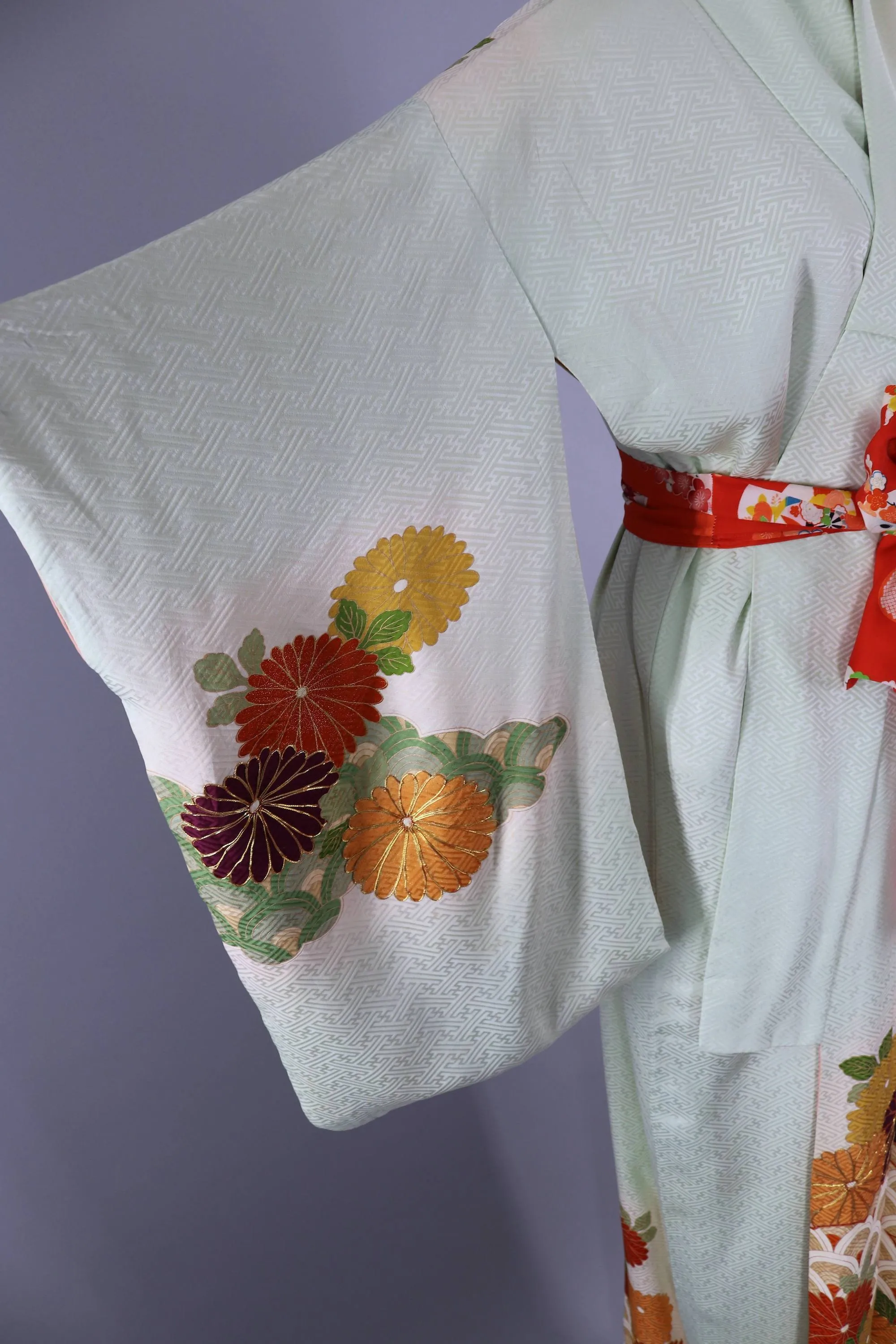 Vintage 1960s Silk Kimono Robe / Green & Orge Floral Seigaiha